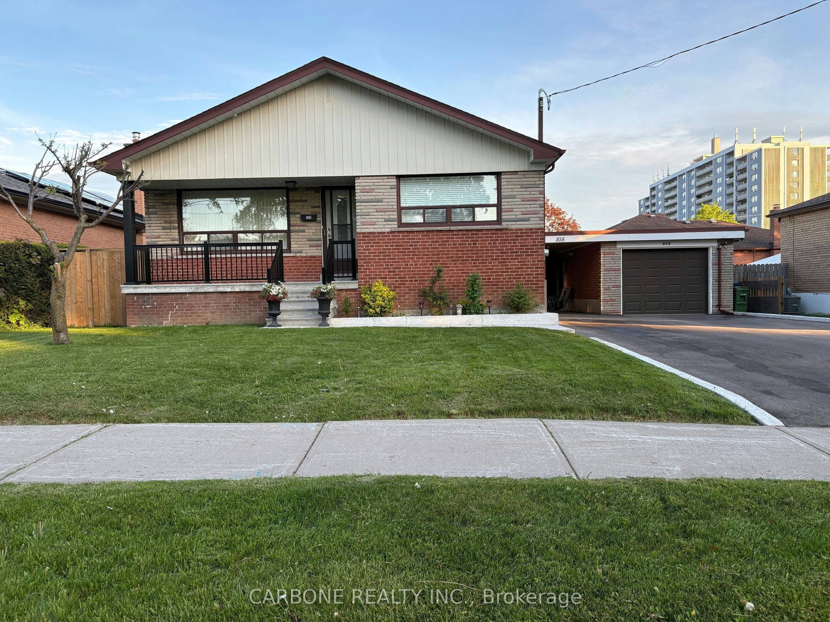 105 Hallsport Crescent, Toronto, ON, M3M 2K5