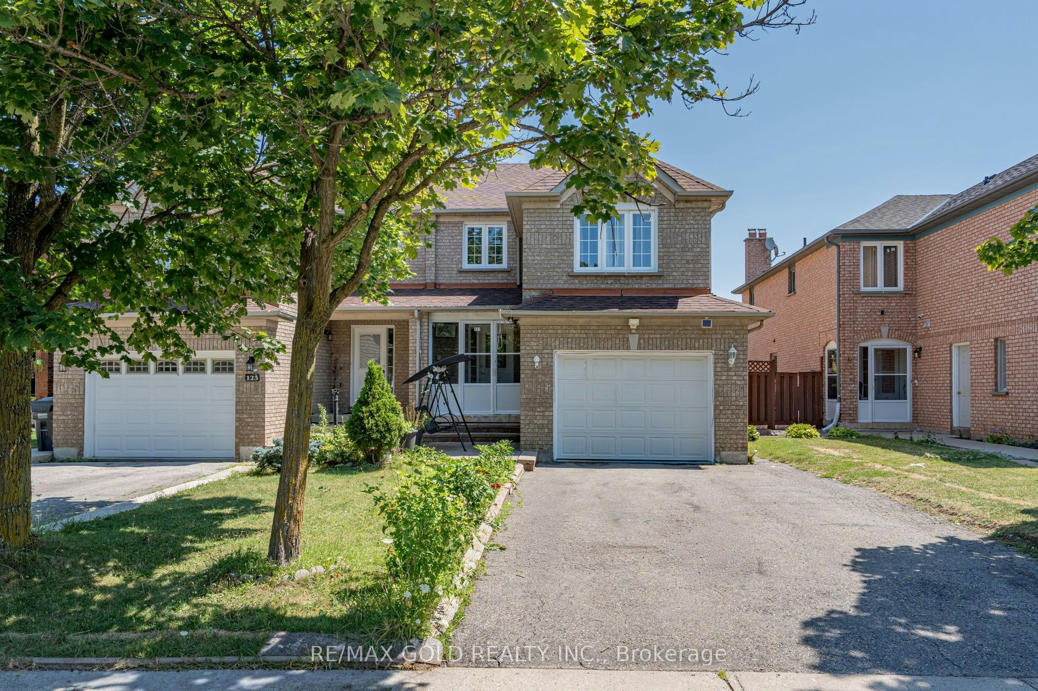 121 Bighorn Crescent, Brampton, ON, L6R 1G2