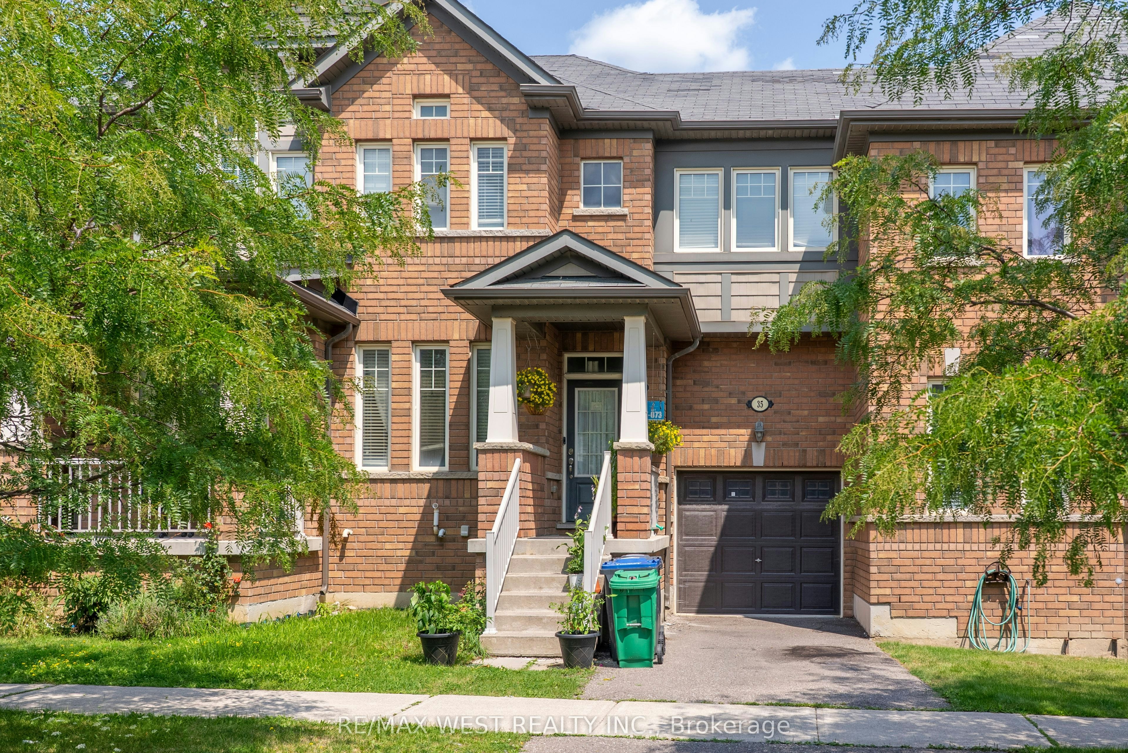 35 Sky Harbour Drive, Brampton, ON, L6Y 0C1