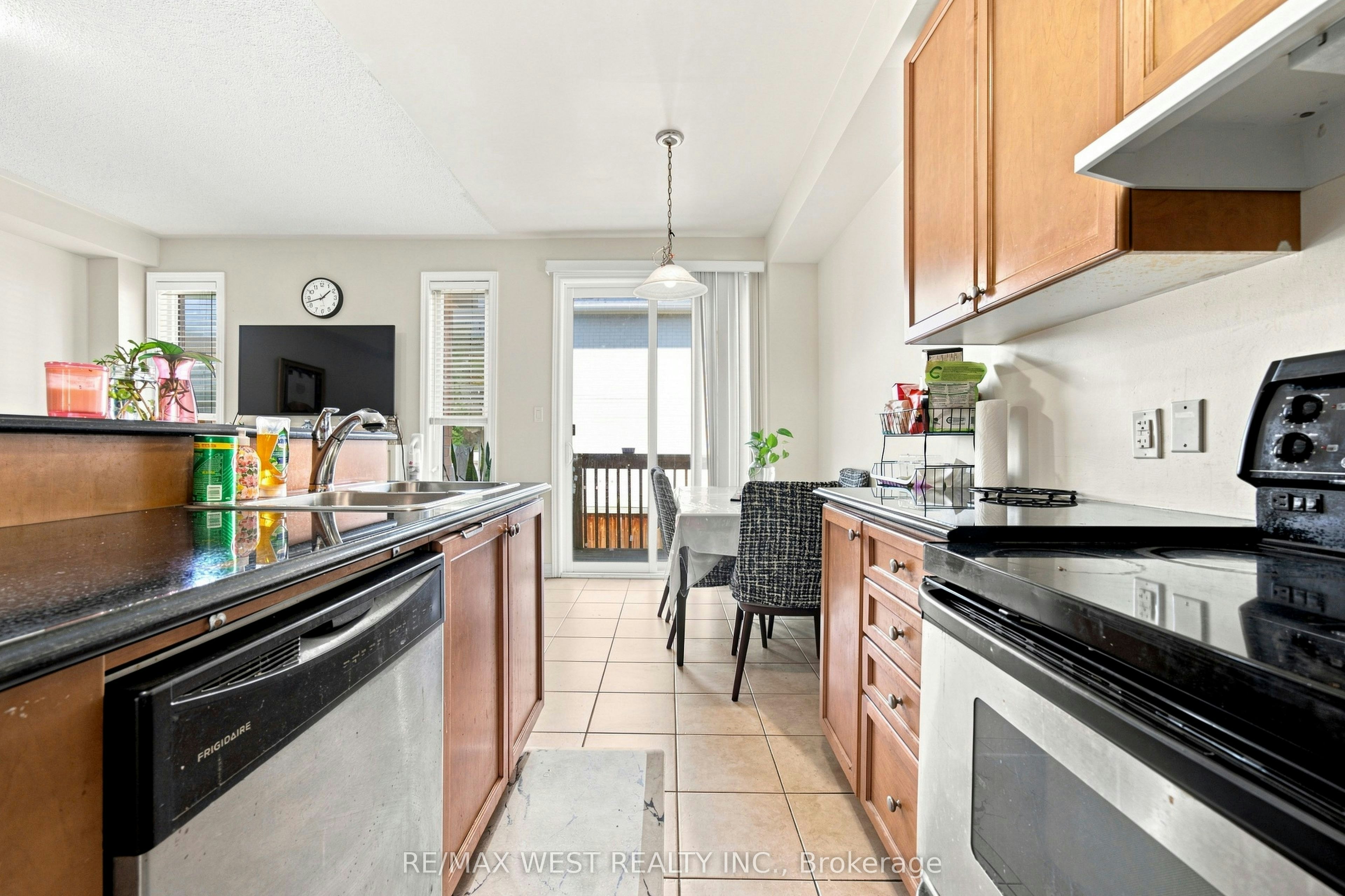35 Sky Harbour Drive, Brampton, ON, L6Y 0C1 - 12