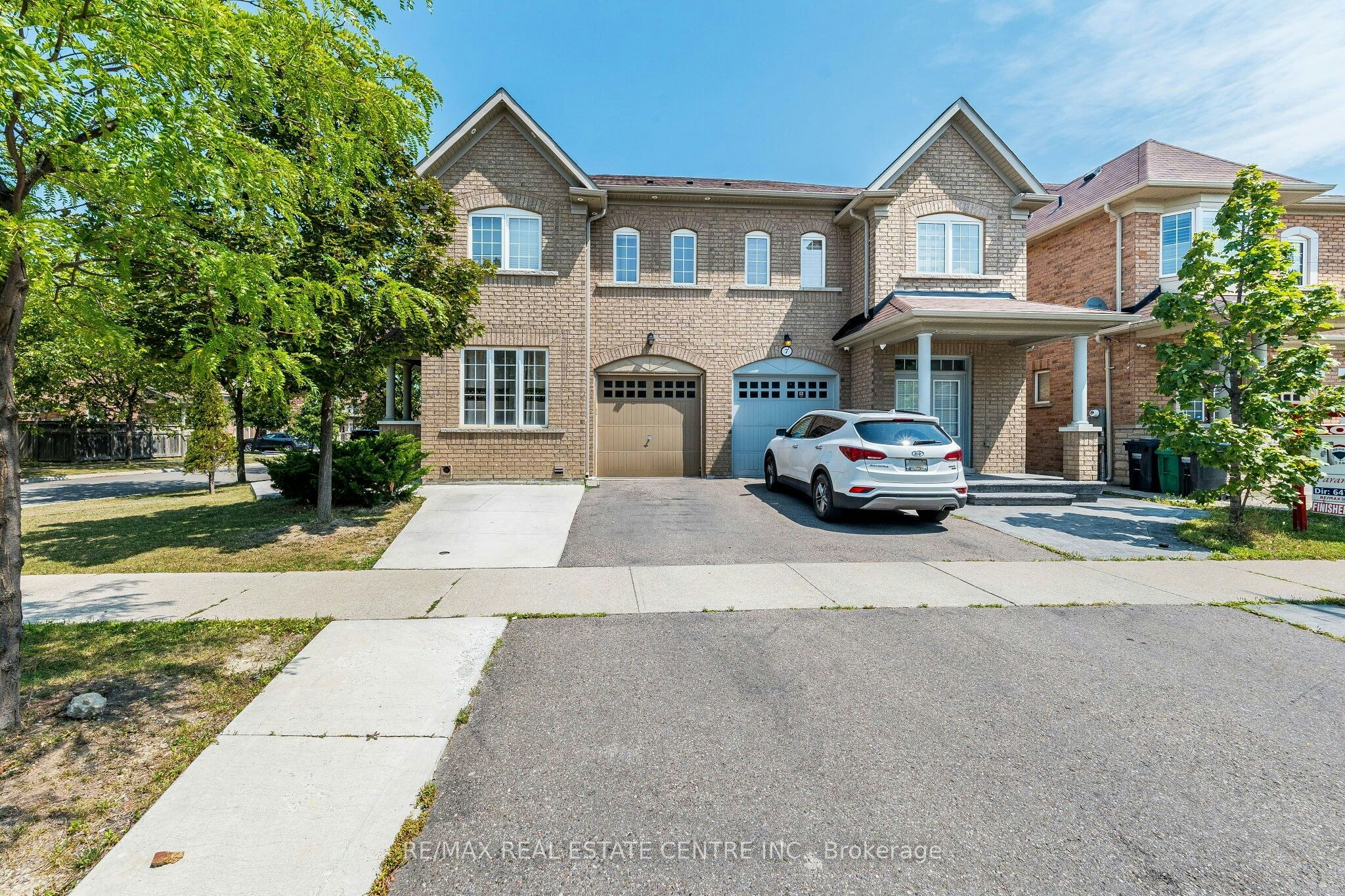 9 Loftsmoor Drive, Brampton, ON, L6R 3R7