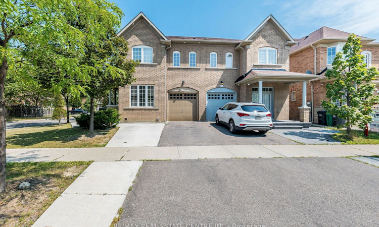 9 Loftsmoor Drive