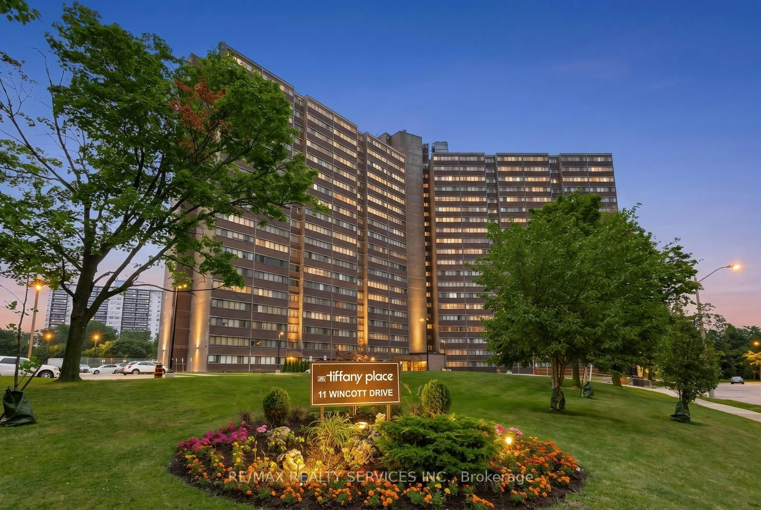 11-11 Wincott Drive, Toronto, ON, M9R 2R9
