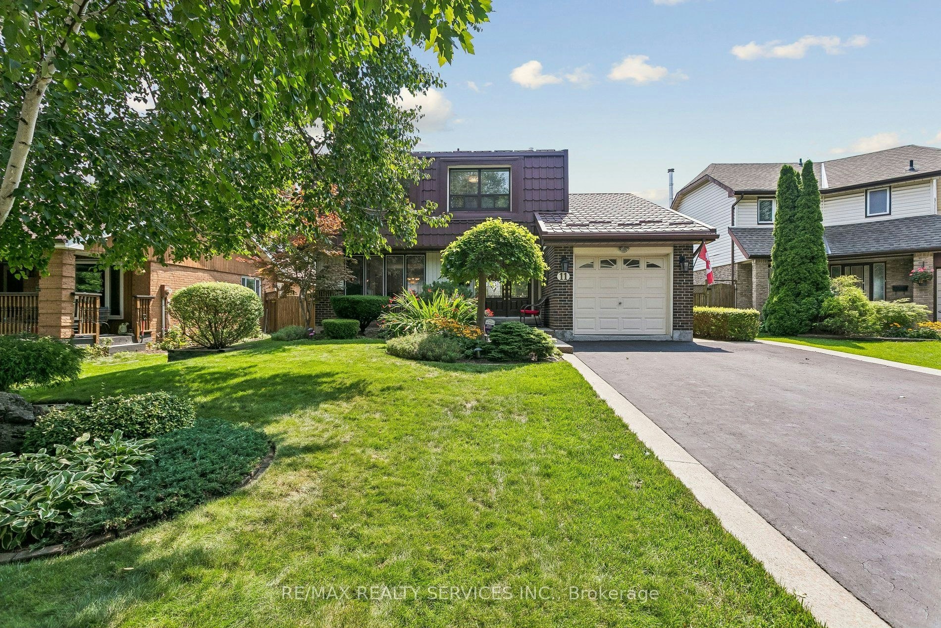 11 Longbourne Crescent, Brampton, ON, L6S 2R8