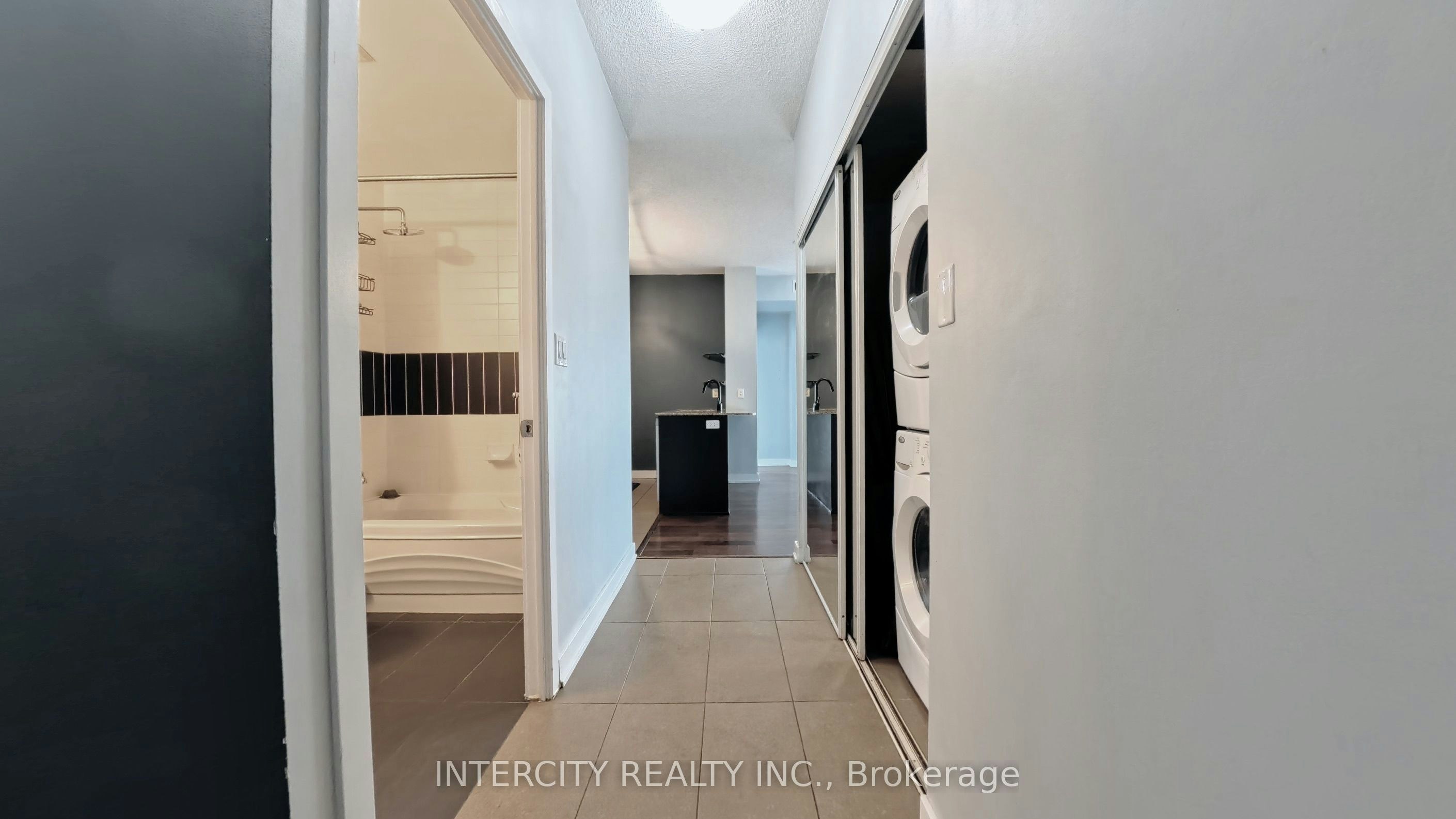 1009-4070 Confederation Parkway, Mississauga, ON, L5B 0E9 - 6