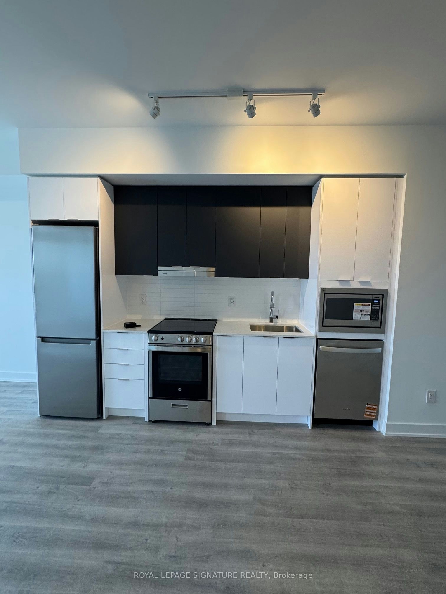 812-5105 Hurontario Street, Mississauga, ON, L4Z 3X7 - 6