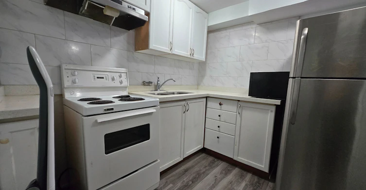 253 Hollymount Drive, Mississauga, ON, L5R 3P8 - 4