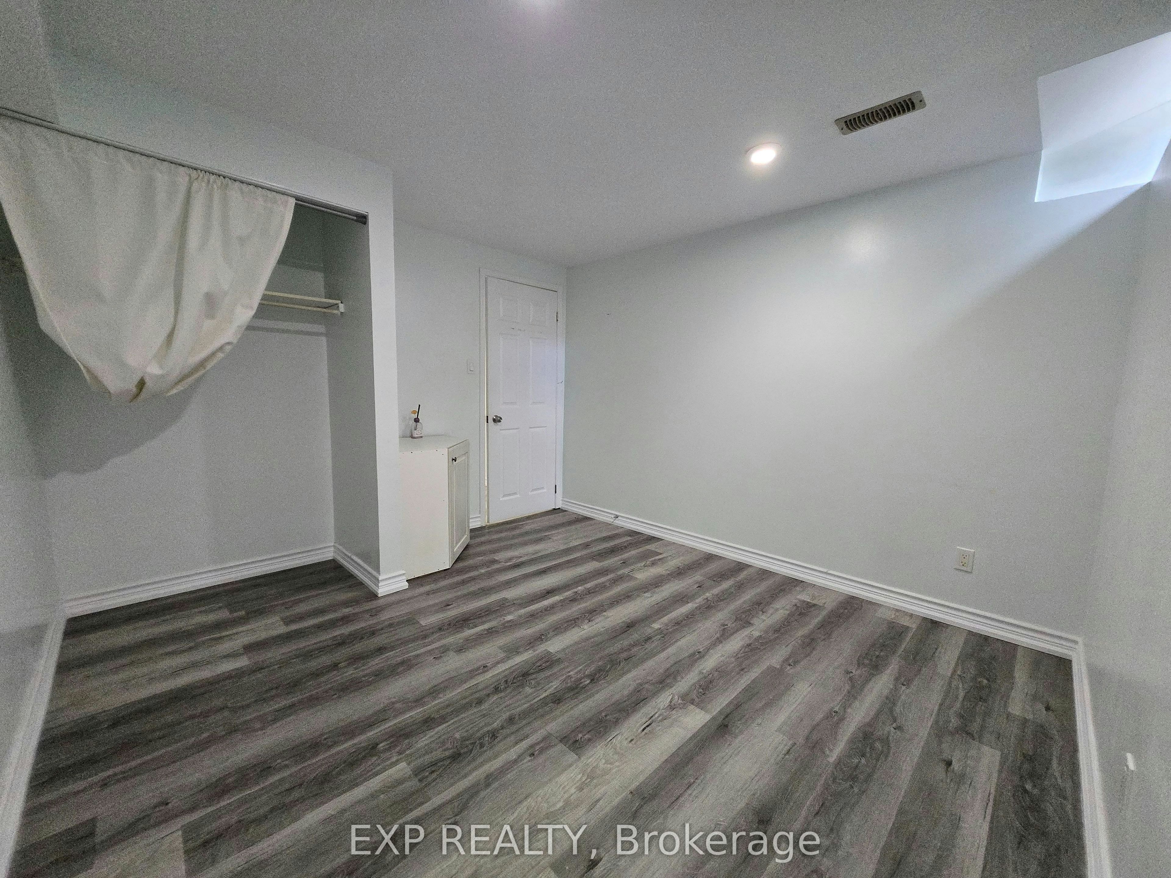 253 Hollymount Drive, Mississauga, ON, L5R 3P8 - 7