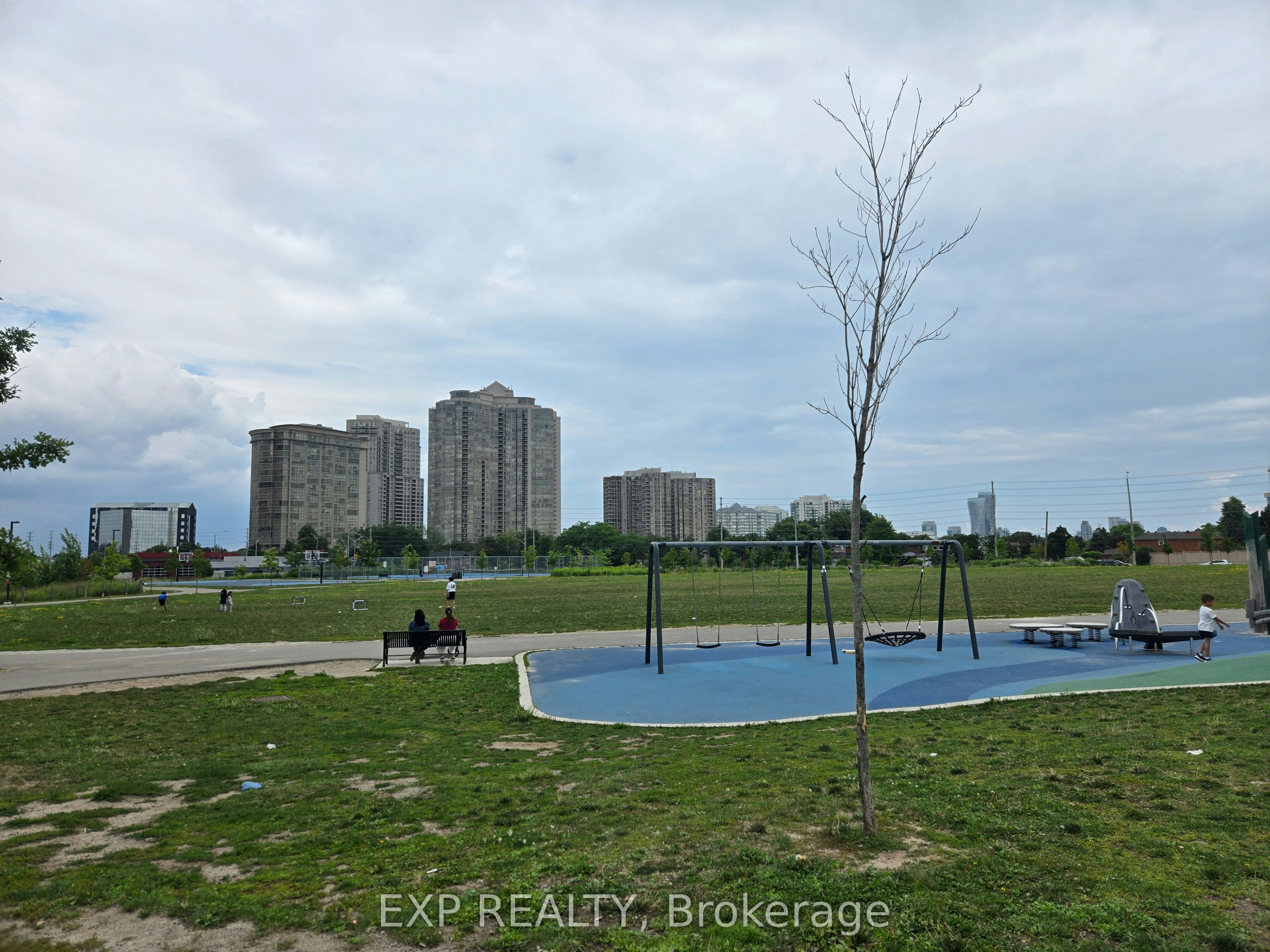 253 Hollymount Drive, Mississauga, ON, L5R 3P8 - 11