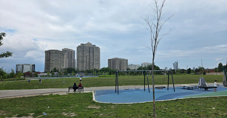 253 Hollymount Drive, Mississauga, ON, L5R 3P8 - 11