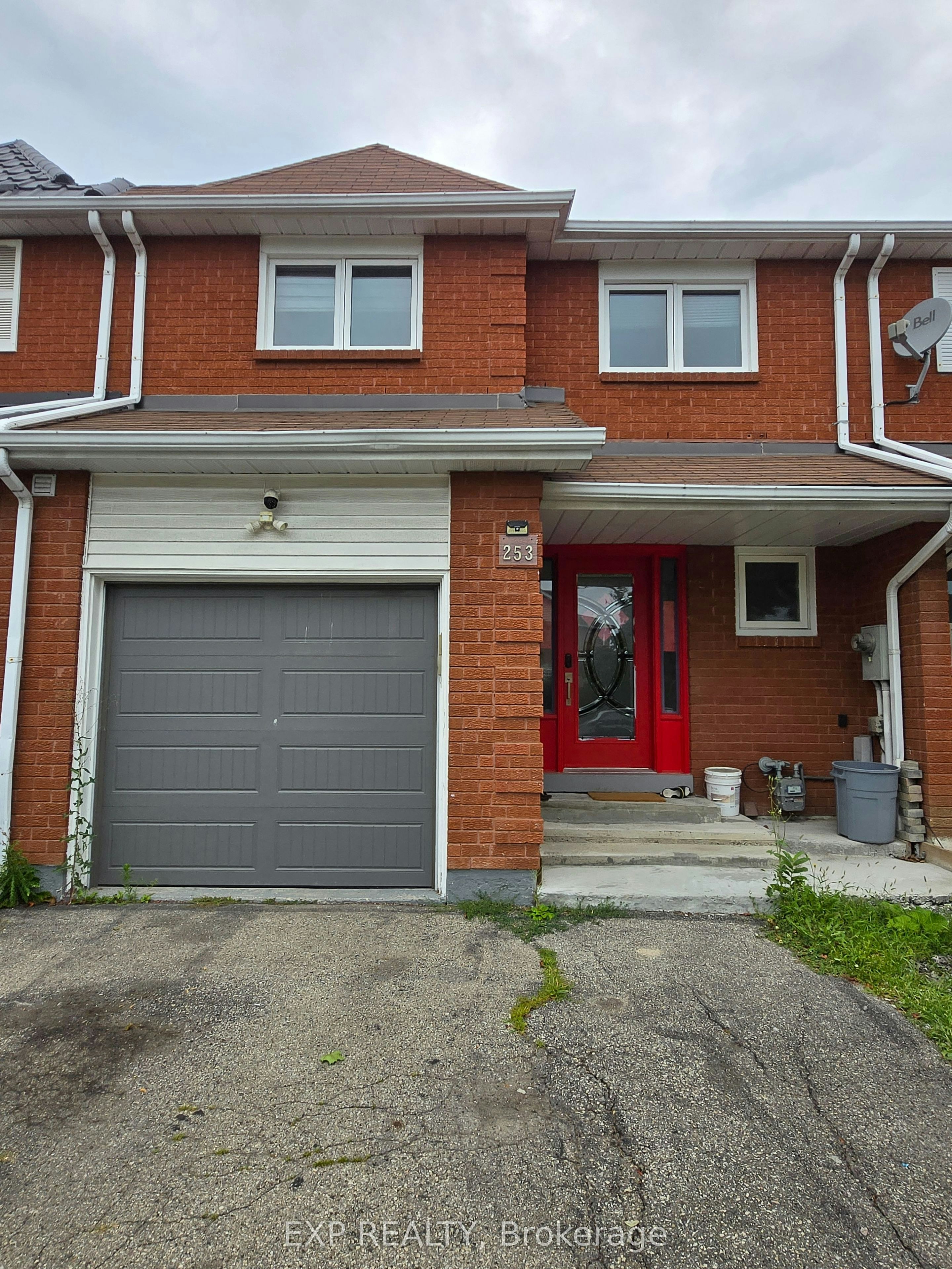 253 Hollymount Drive, Mississauga, ON, L5R 3P8