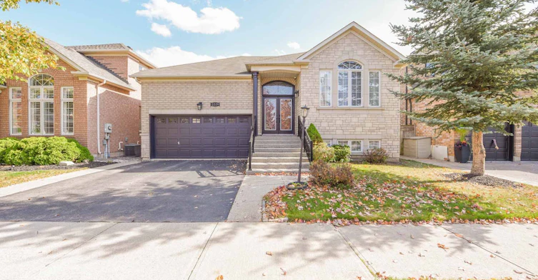 Lower-2229 Glazebrook Circle, Oakville, ON, L6M 5B5