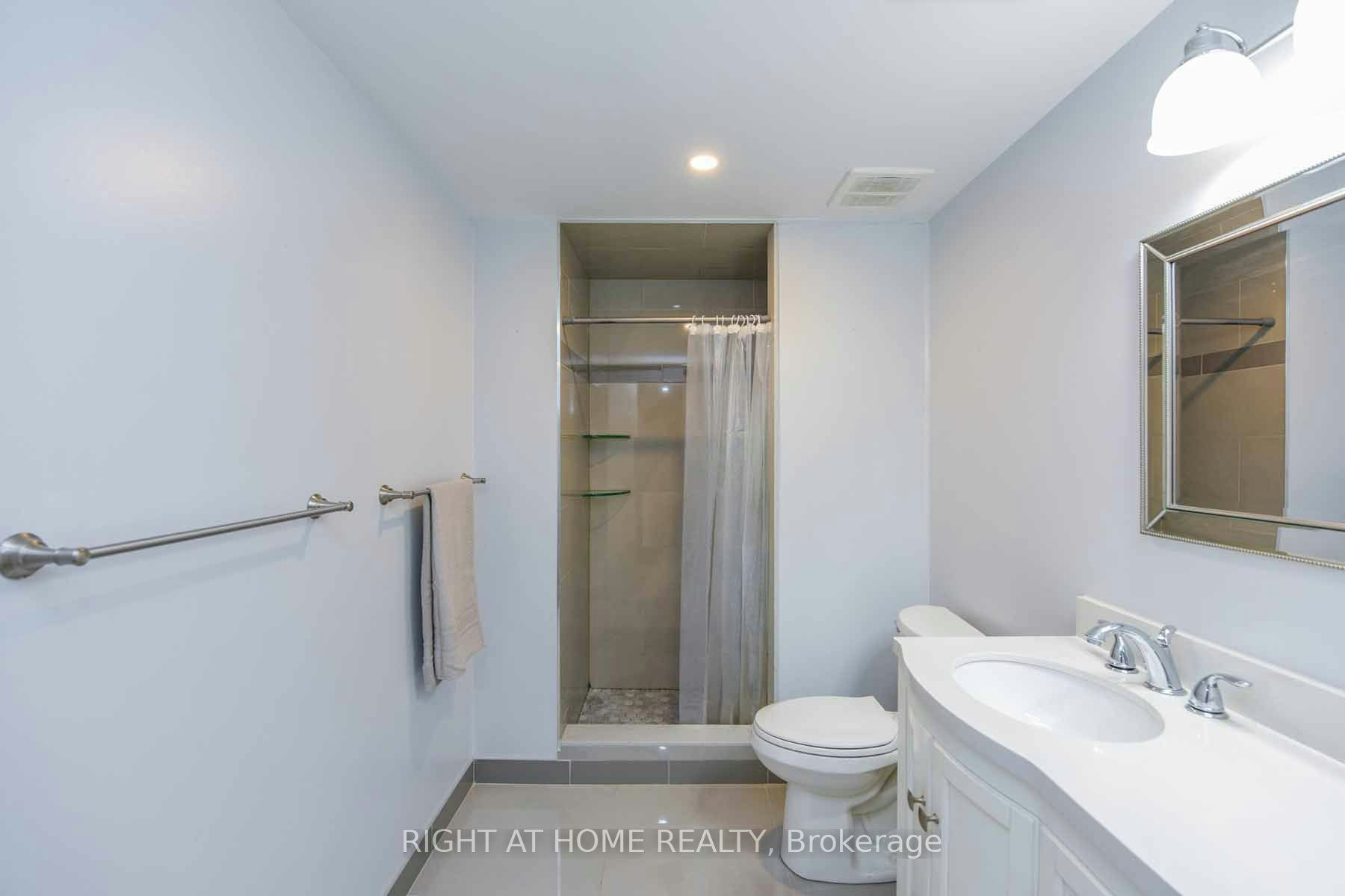 Lower-2229 Glazebrook Circle, Oakville, ON, L6M 5B5 - 8