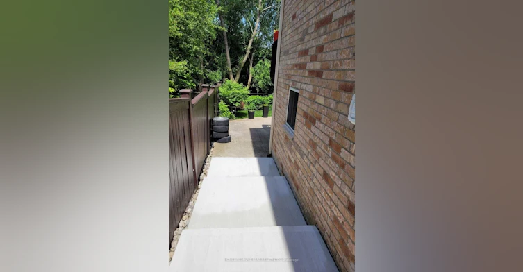 19 Freshspring Drive, Brampton, ON, L6R 3H6