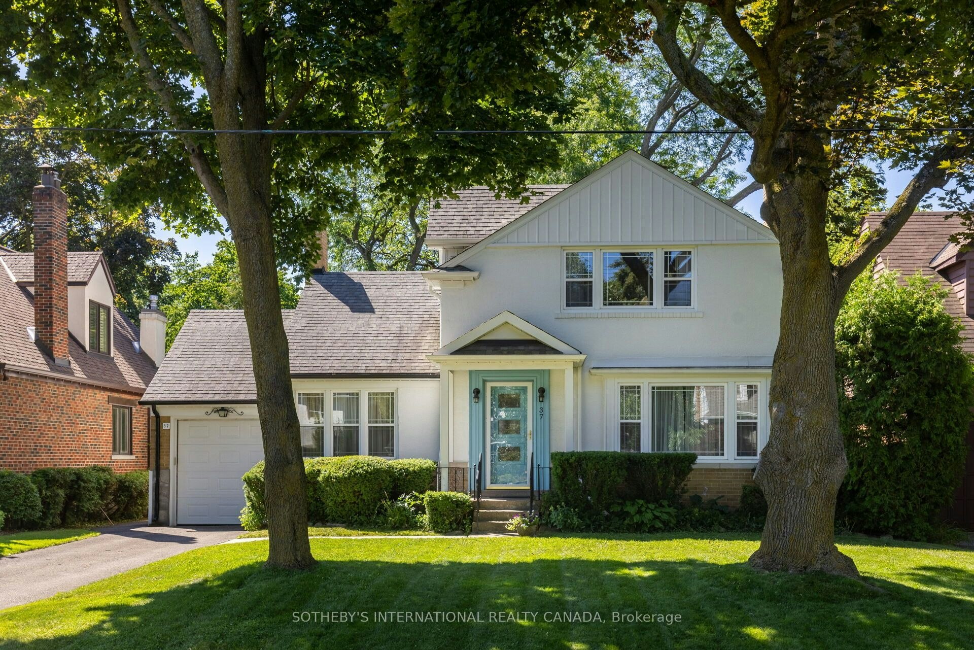 37 Hilldowntree Road, Toronto, ON, M9A 2Z7