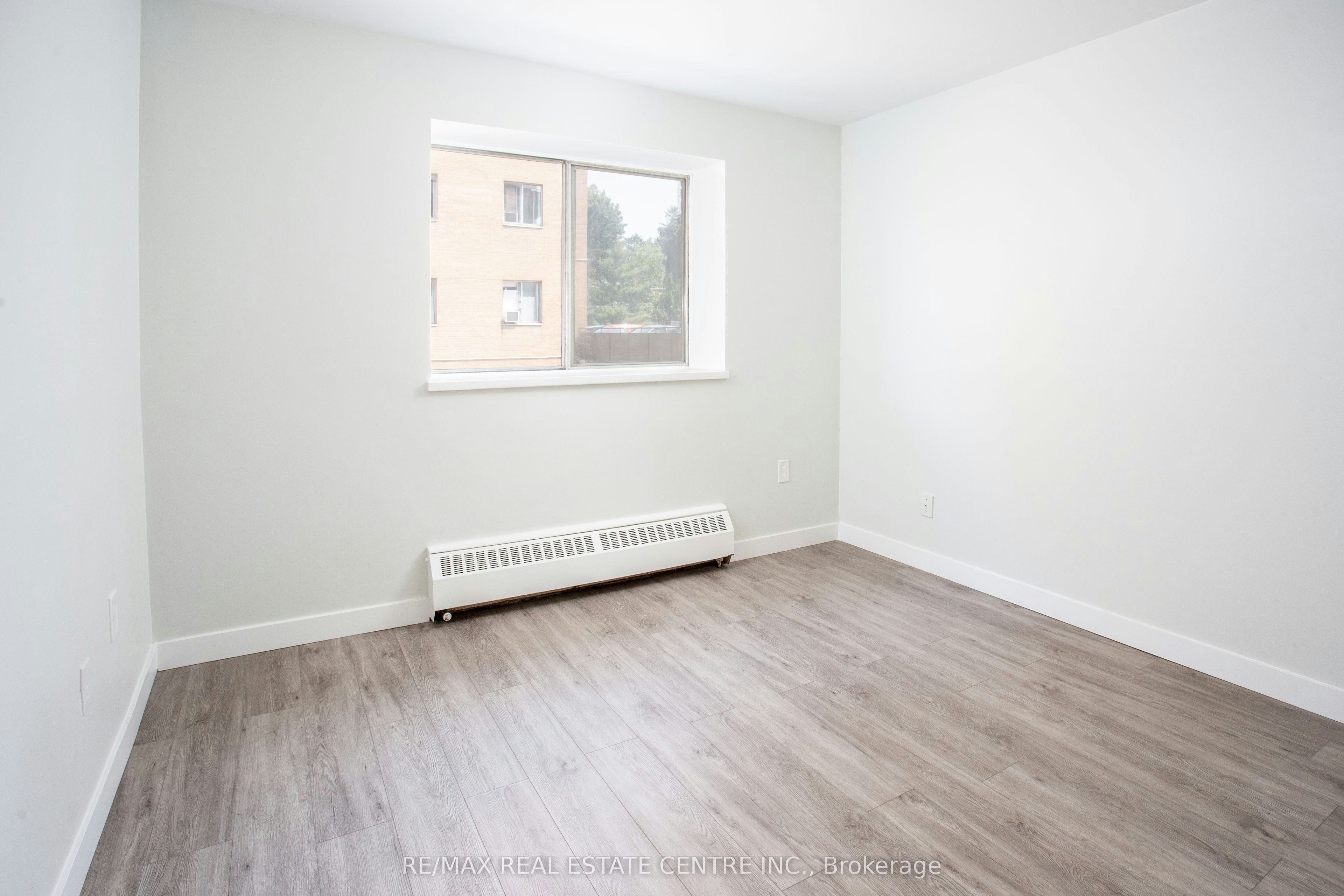 103-371 Lakeshore Road W, Mississauga, ON, L5H 1H4 - 12