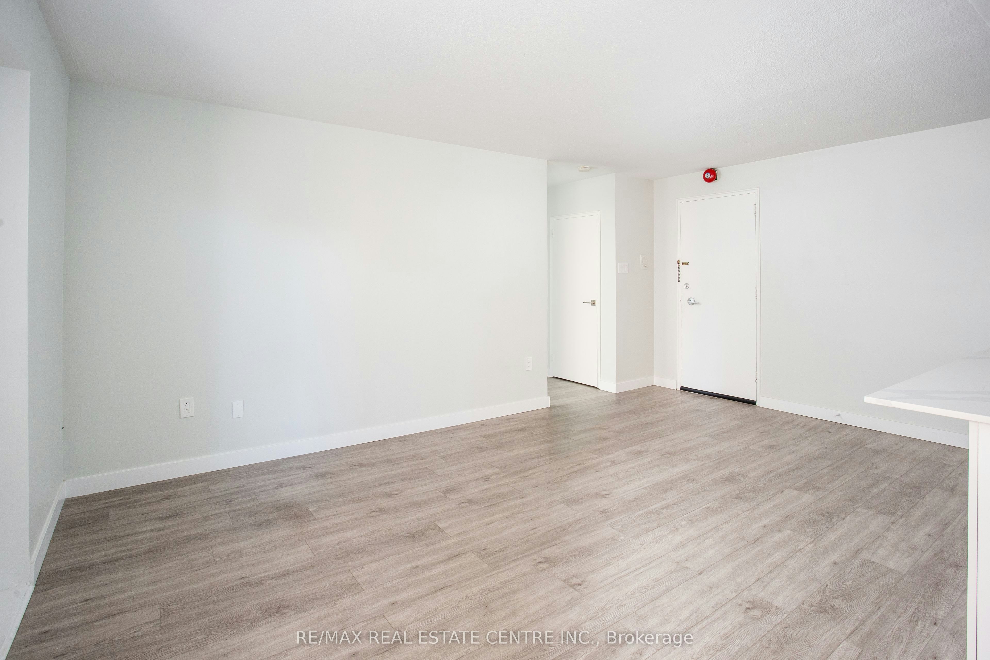 103-371 Lakeshore Road W, Mississauga, ON, L5H 1H4 - 7