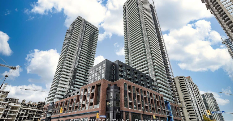 4909-430 Square One Drive, Mississauga, ON, L5B 0L6