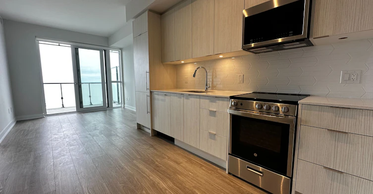 4909-430 Square One Drive, Mississauga, ON, L5B 0L6 - 3