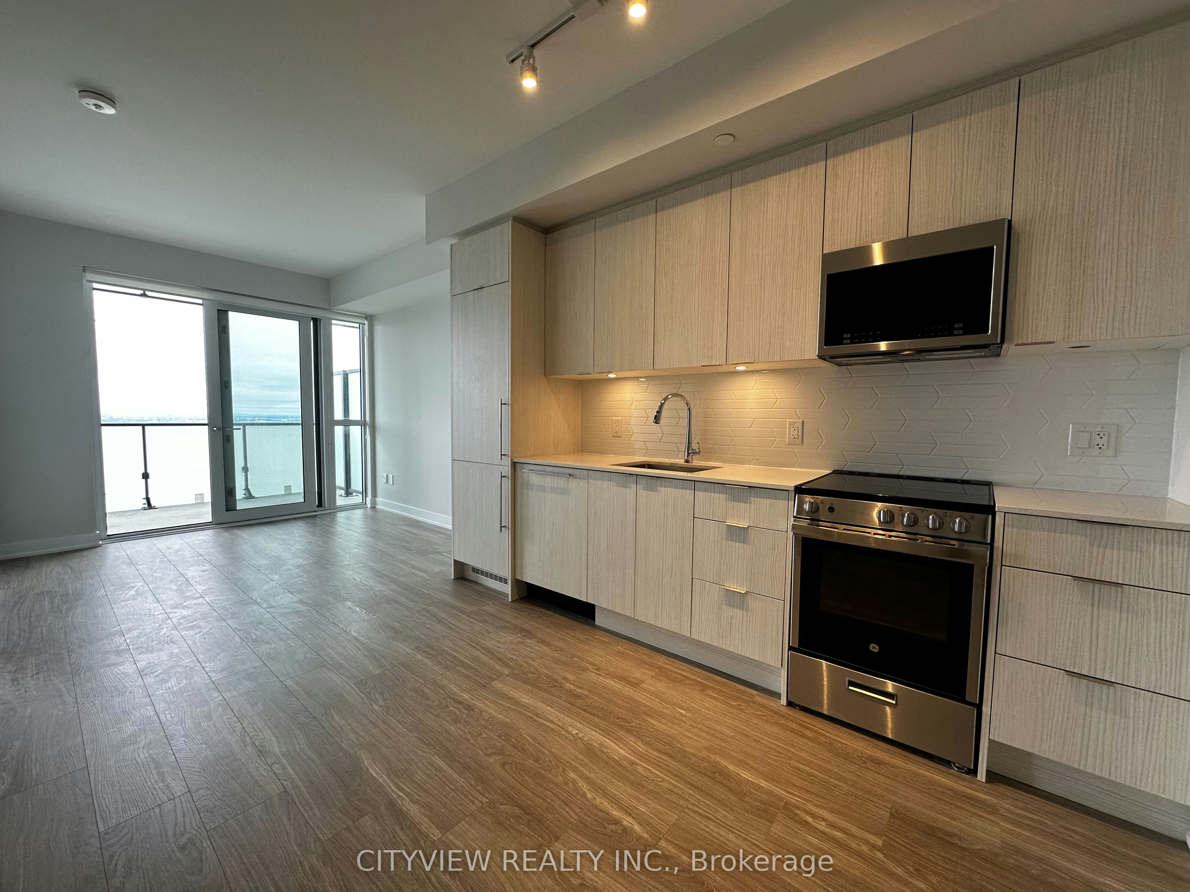 4909-430 Square One Drive, Mississauga, ON, L5B 0L6 - 2