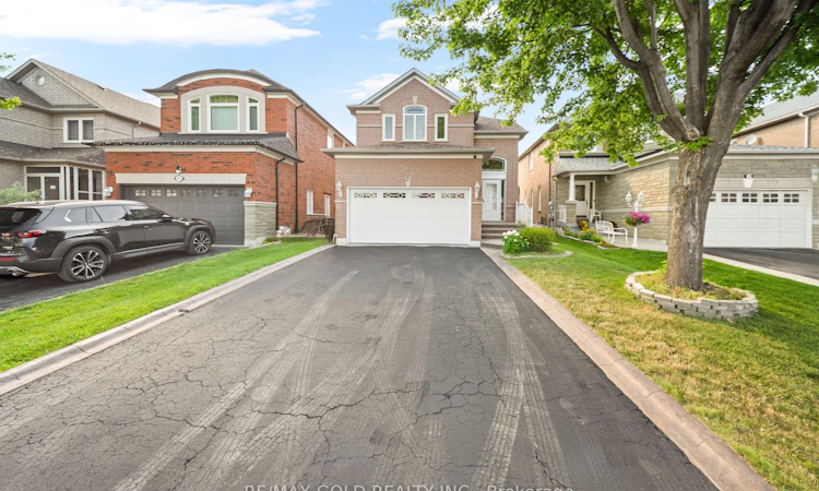 21 Pacific Wind Crescent