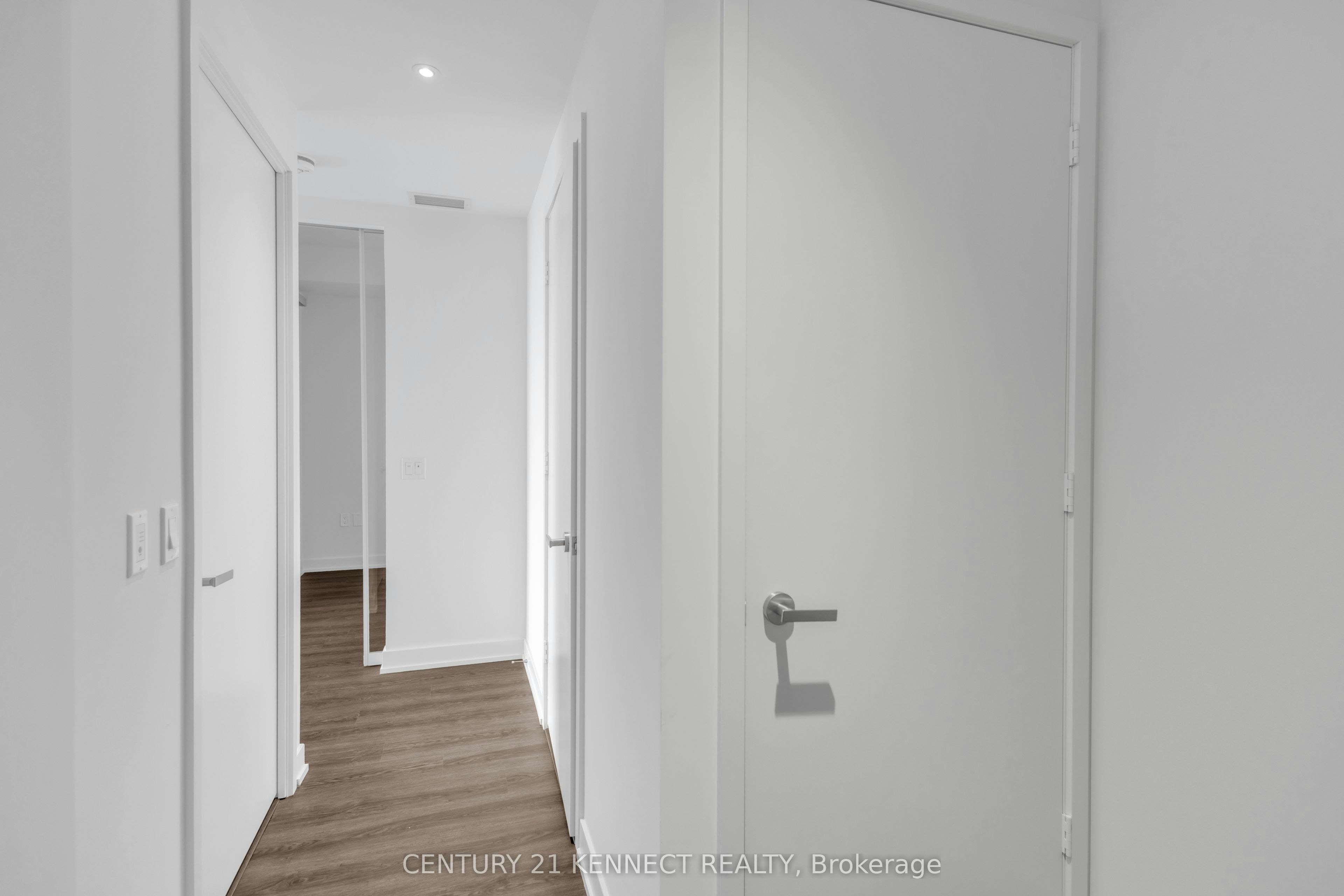 6112-448 Burnhamthorpe Road W, Mississauga, ON, L5B 0R4 - 2