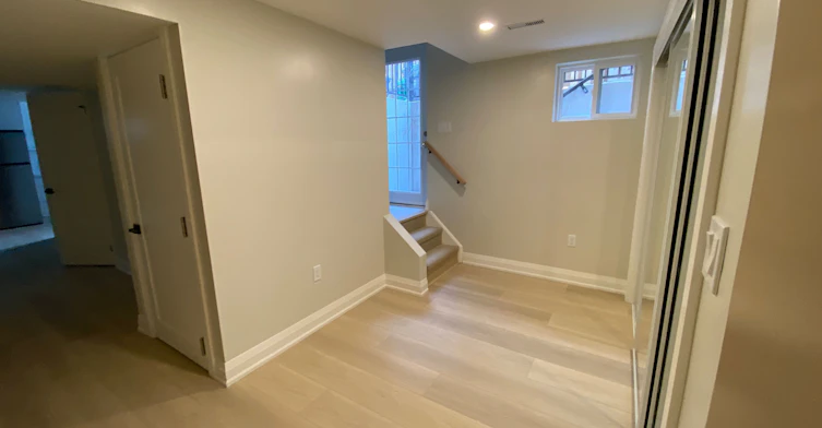Lower-3271 Pilcom Crescent, Mississauga, ON, L5B 3X5 - 5