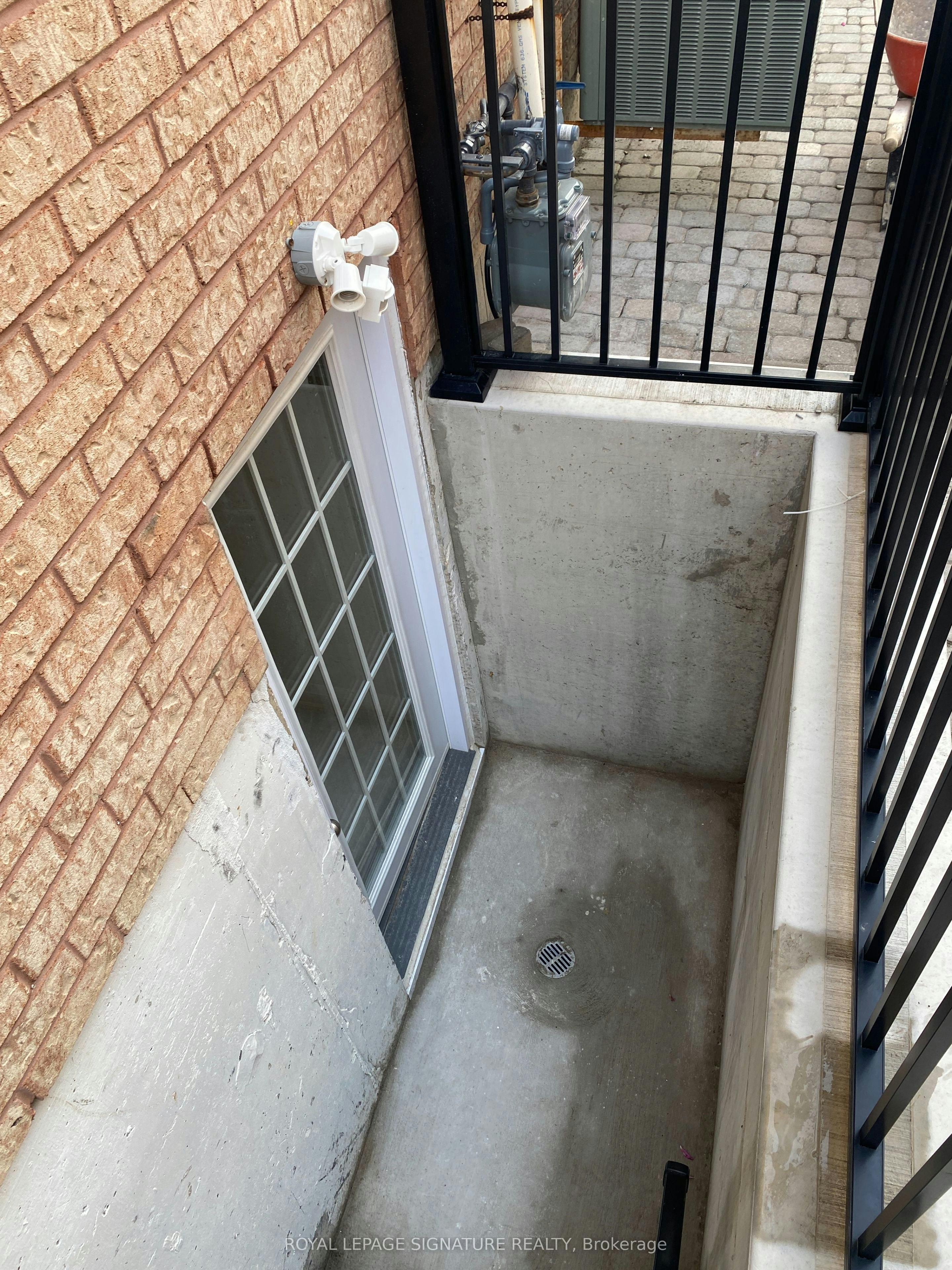 Lower-3271 Pilcom Crescent, Mississauga, ON, L5B 3X5 - 2