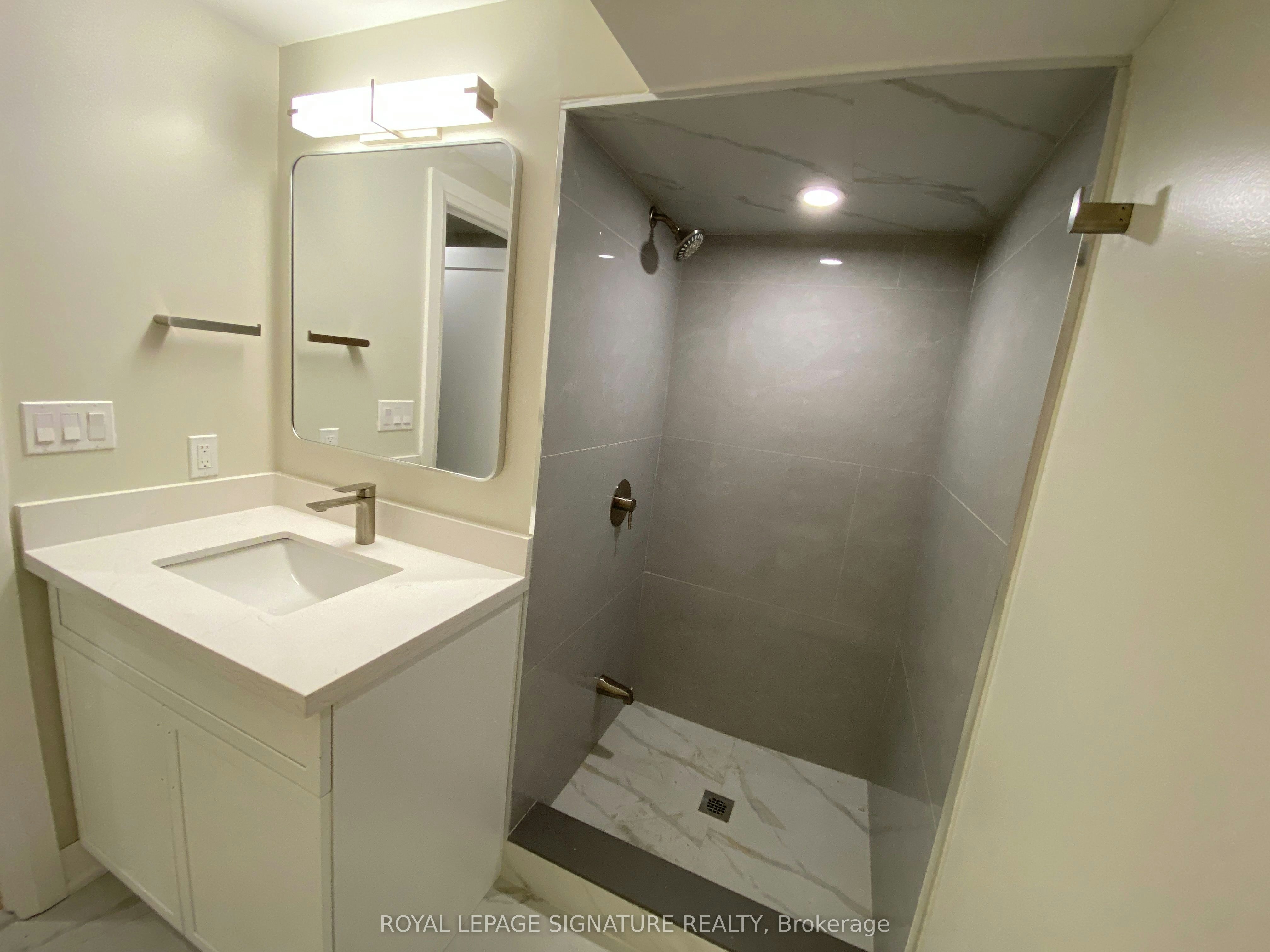 Lower-3271 Pilcom Crescent, Mississauga, ON, L5B 3X5 - 11