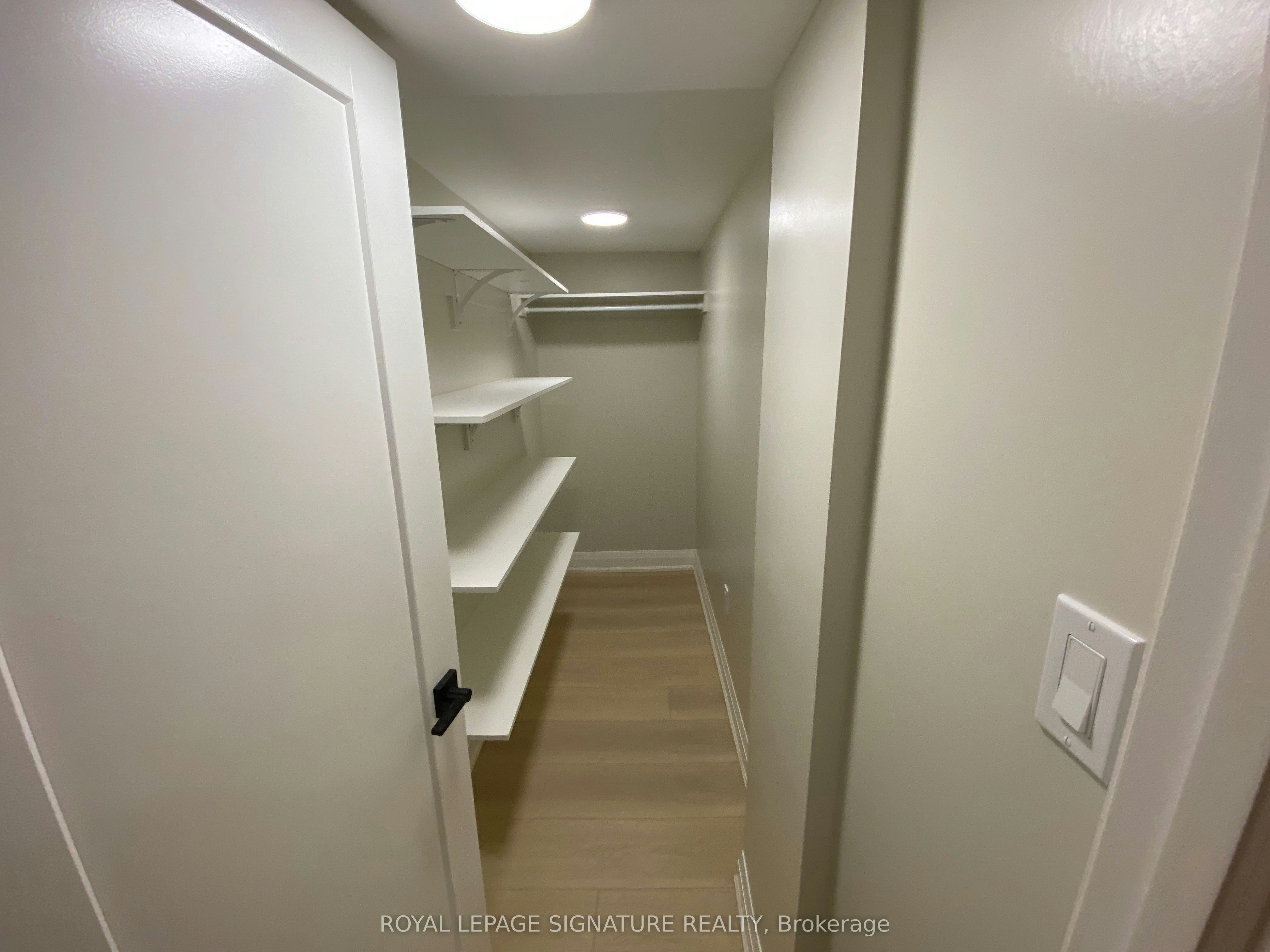 Lower-3271 Pilcom Crescent, Mississauga, ON, L5B 3X5 - 6