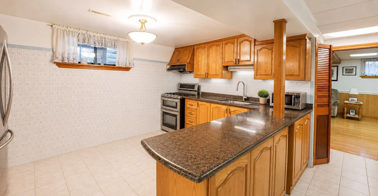 47 Cayuga Avenue, Toronto, ON, M6N 2G2 - 4