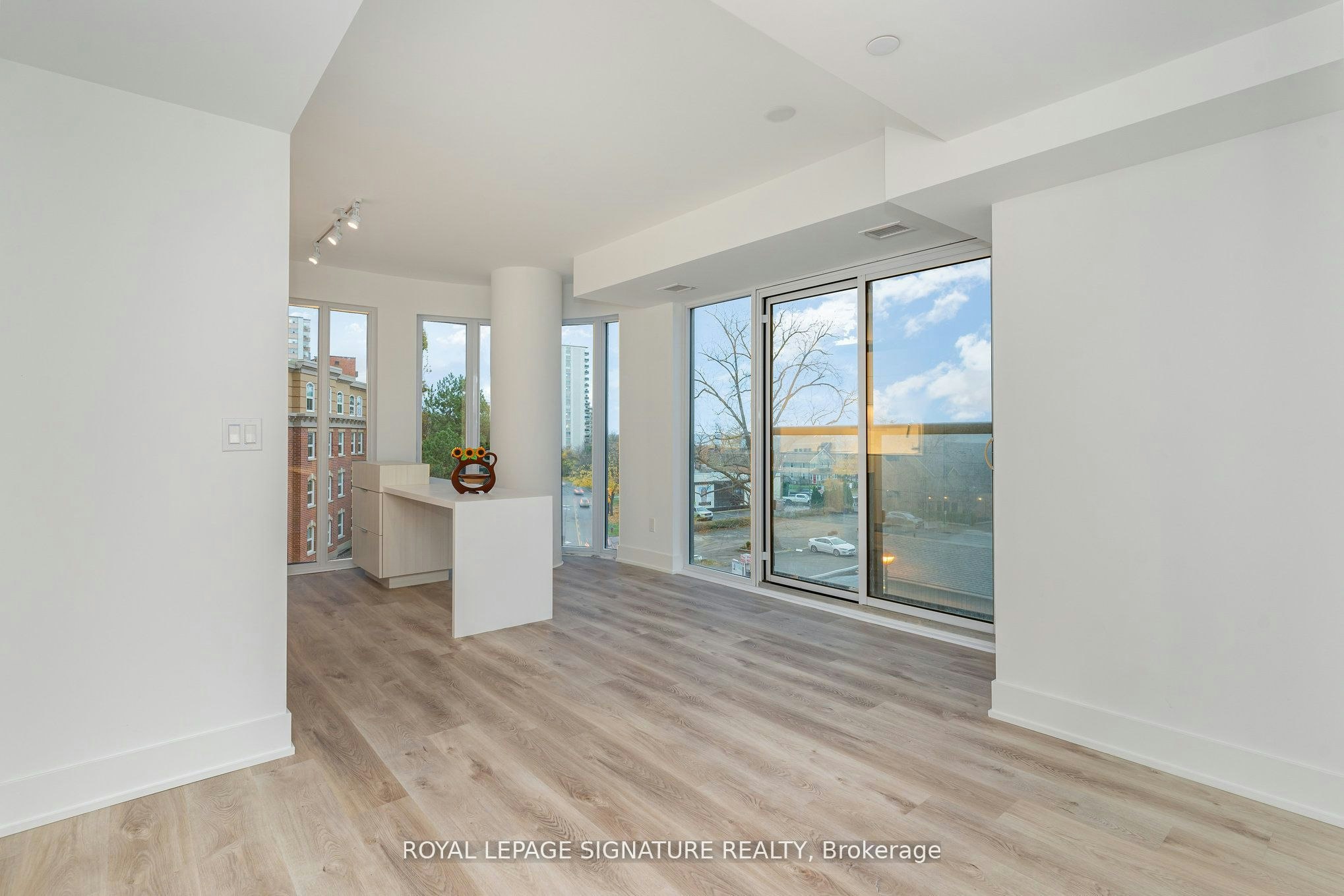 304-370 Martha Street, Burlington, ON, L7R 0G9 - 5