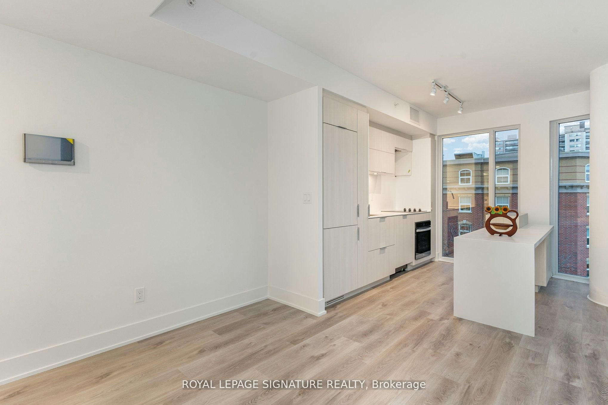 304-370 Martha Street, Burlington, ON, L7R 0G9 - 8
