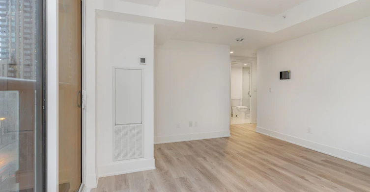 304-370 Martha Street, Burlington, ON, L7R 0G9 - 4