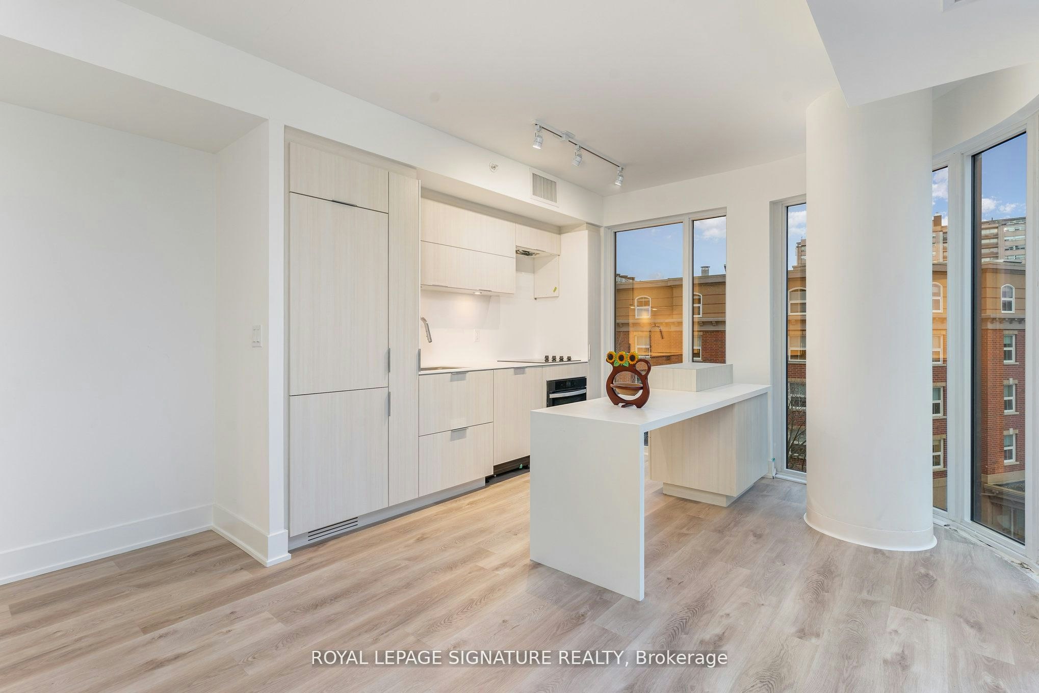 304-370 Martha Street, Burlington, ON, L7R 0G9 - 7
