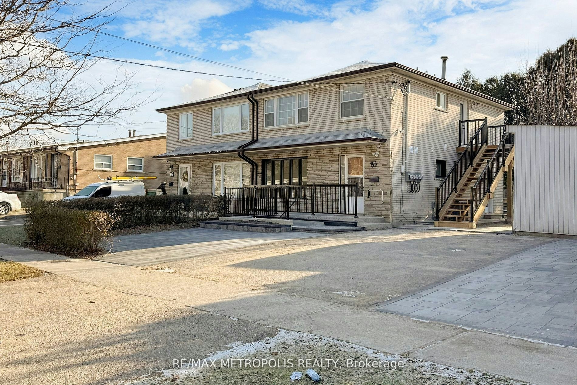 Upper-85 Primula Crescent, Toronto, ON, M9L 1J9 - 7