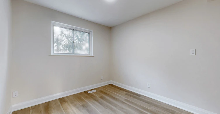 Upper-85 Primula Crescent, Toronto, ON, M9L 1J9 - 6
