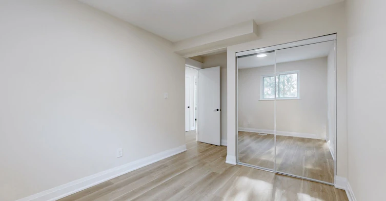 Upper-85 Primula Crescent, Toronto, ON, M9L 1J9 - 12