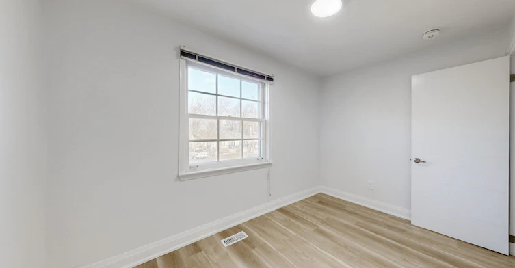 Upper-85 Primula Crescent, Toronto, ON, M9L 1J9 - 11