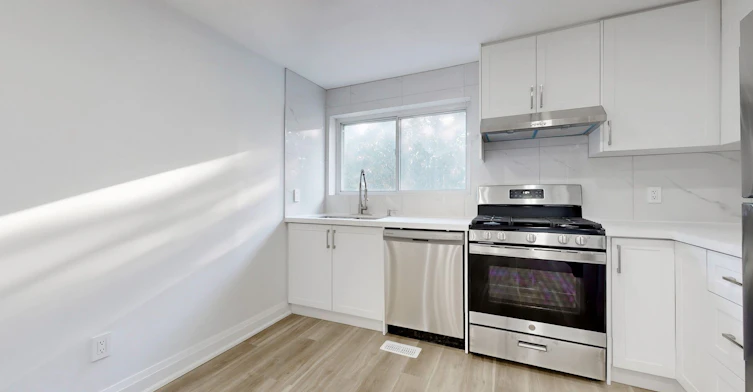 Upper-85 Primula Crescent, Toronto, ON, M9L 1J9 - 6