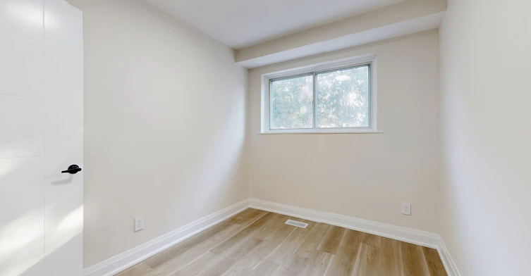 Upper-85 Primula Crescent, Toronto, ON, M9L 1J9 - 13