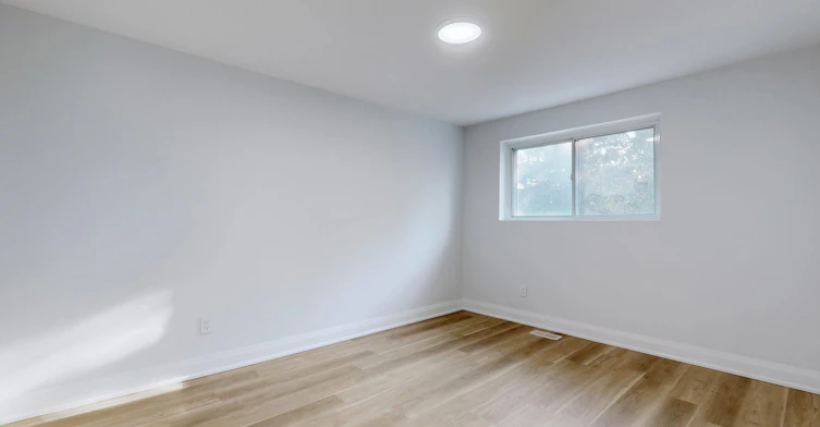 Upper-85 Primula Crescent, Toronto, ON, M9L 1J9 - 7
