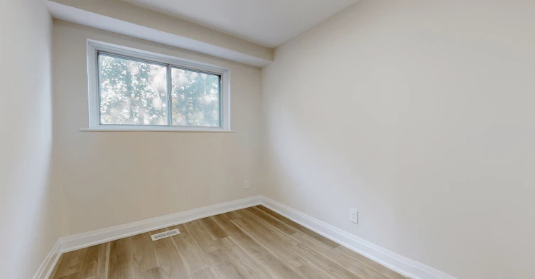 Upper-85 Primula Crescent, Toronto, ON, M9L 1J9 - 5