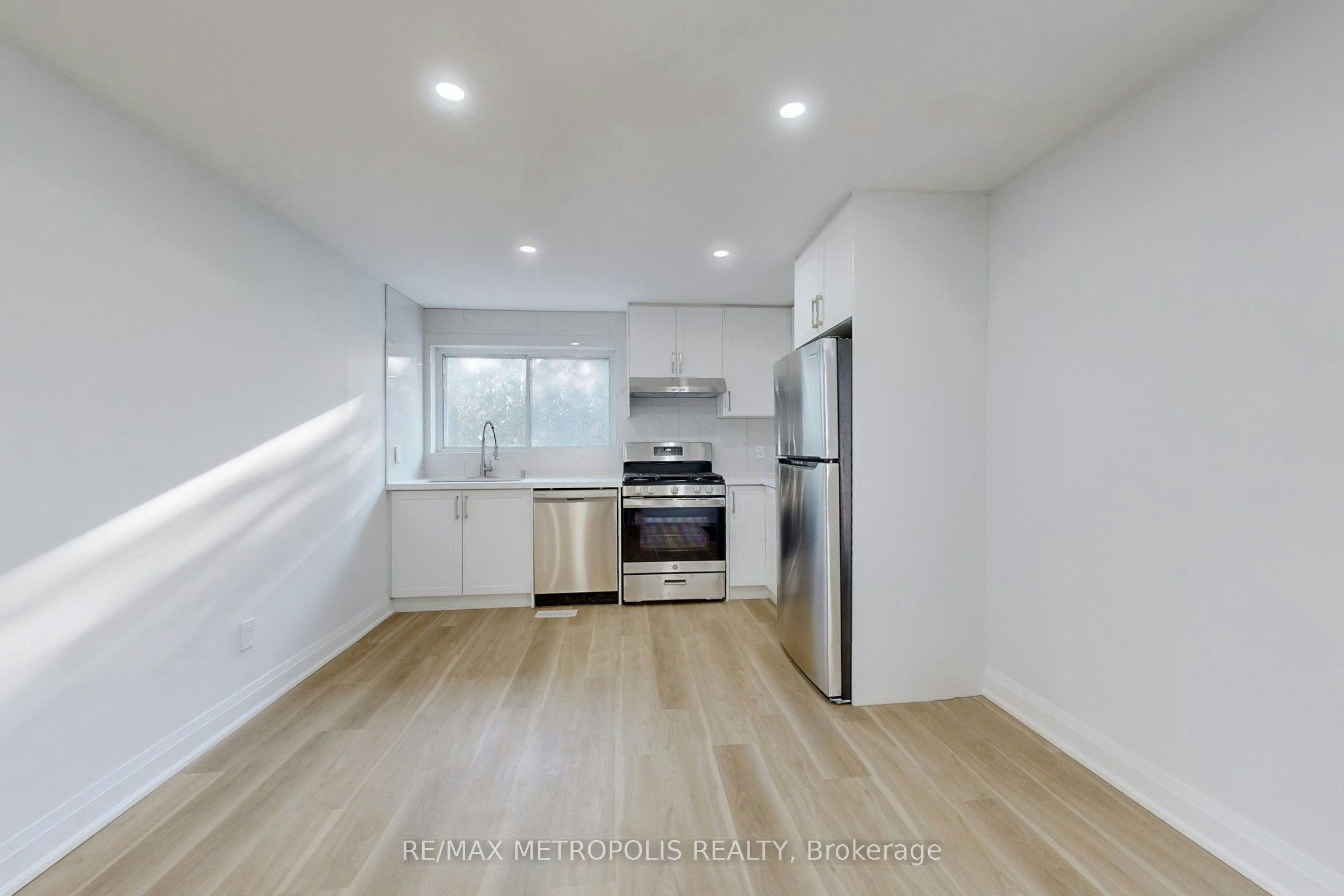 Upper-85 Primula Crescent, Toronto, ON, M9L 1J9