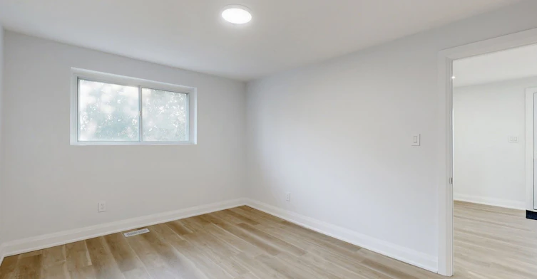 Upper-85 Primula Crescent, Toronto, ON, M9L 1J9 - 10