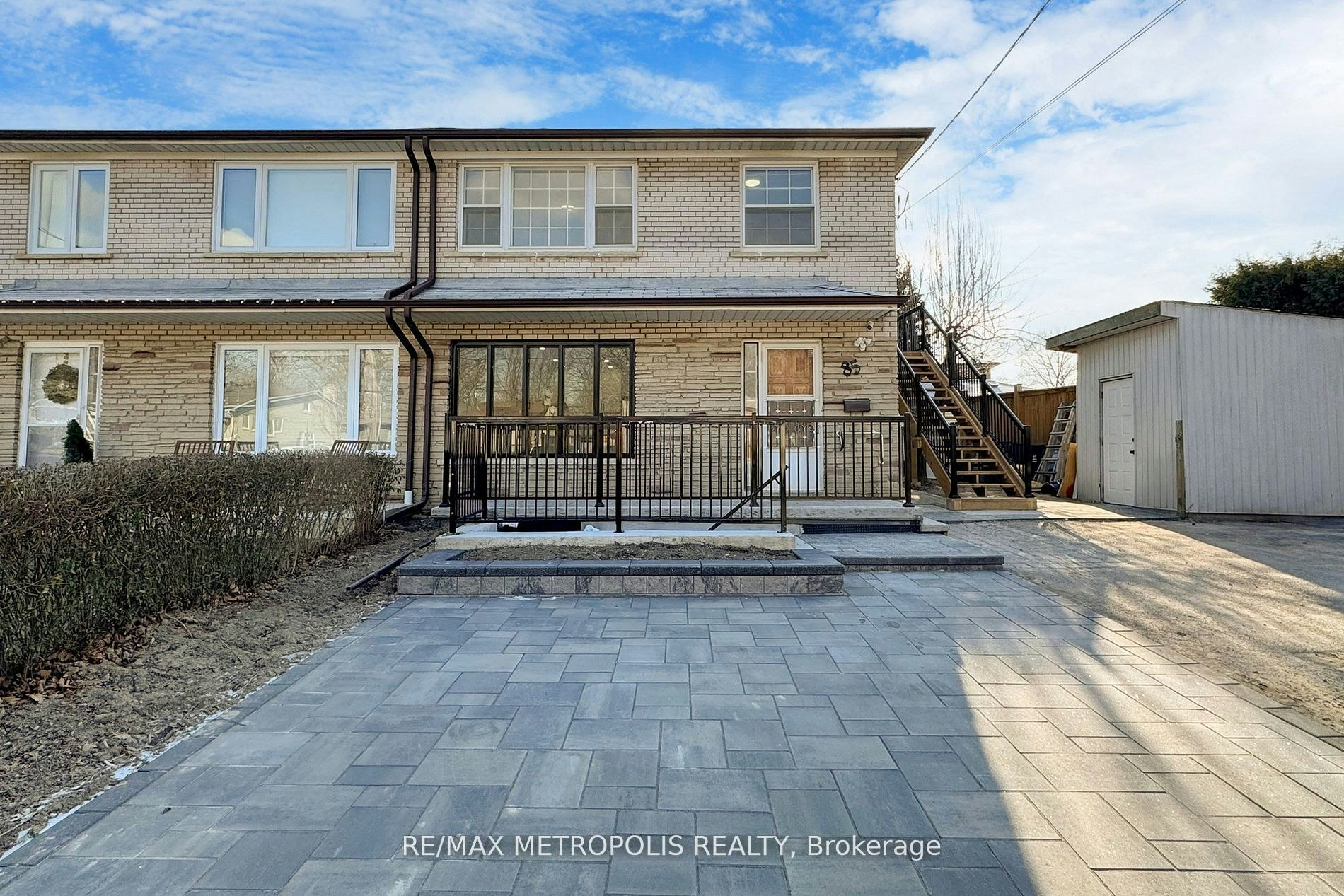 Upper-85 Primula Crescent, Toronto, ON, M9L 1J9 - 11