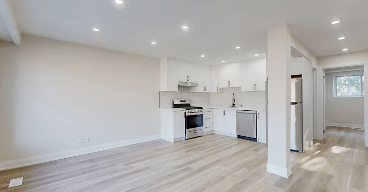 Upper-85 Primula Crescent, Toronto, ON, M9L 1J9 - 4