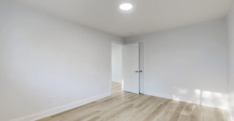 Upper-85 Primula Crescent, Toronto, ON, M9L 1J9 - 8