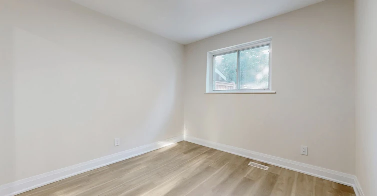 Upper-85 Primula Crescent, Toronto, ON, M9L 1J9 - 2