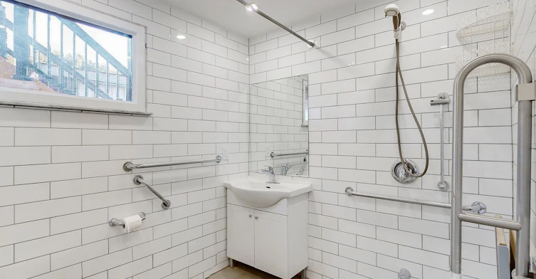 Upper-85 Primula Crescent, Toronto, ON, M9L 1J9 - 9